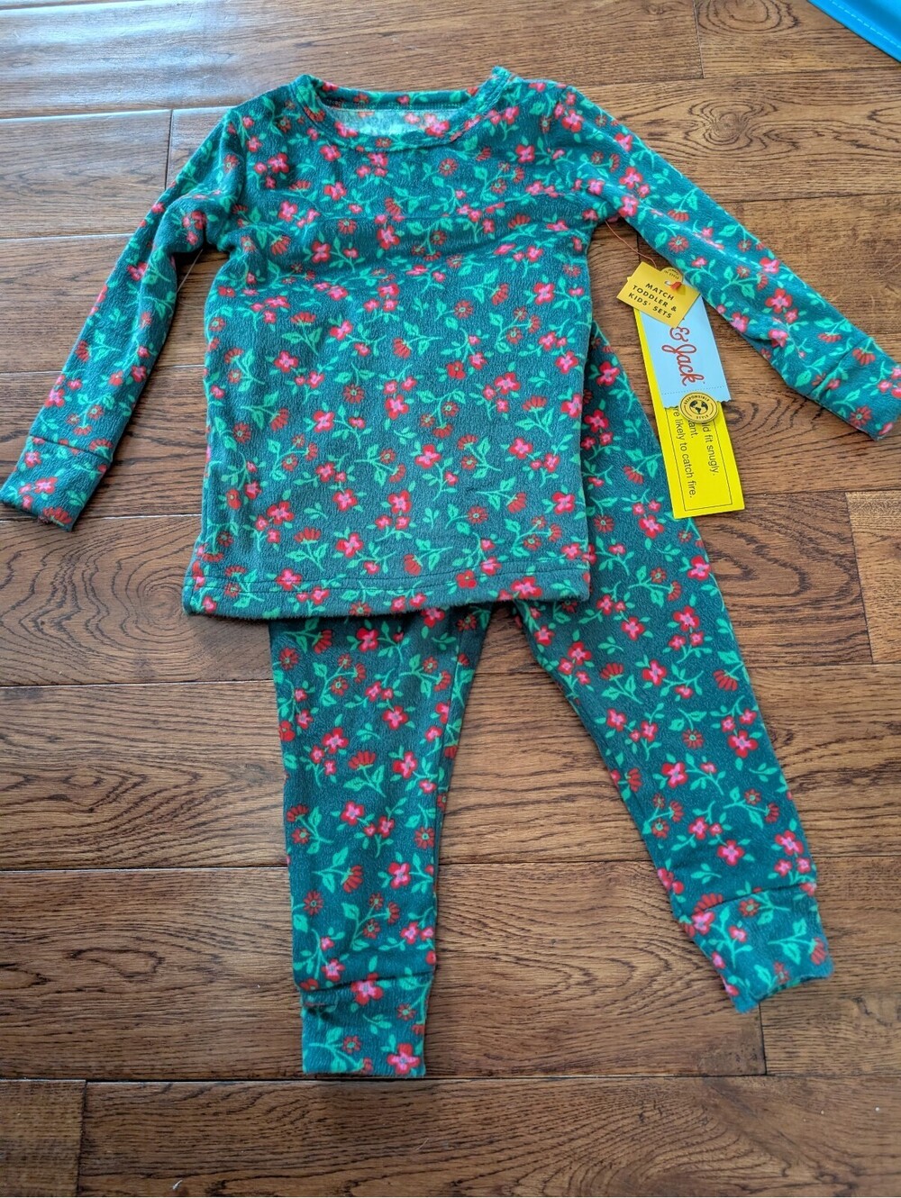 Cat & Jack 2 Piece Long Sleeve Holiday Floral Red Green Pajama Set Sz 18 mo NWT